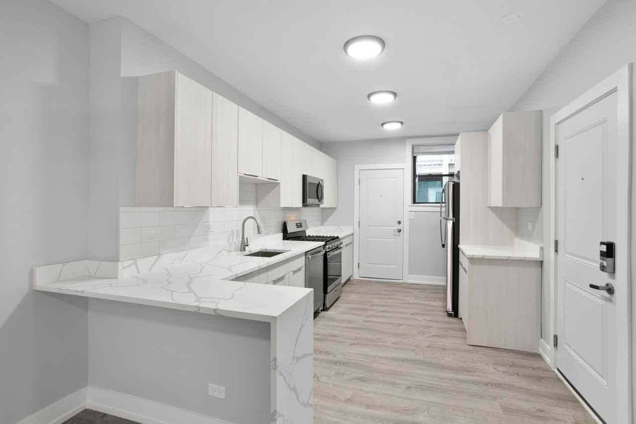 The Juneway Terrace - Photo 7 of 24