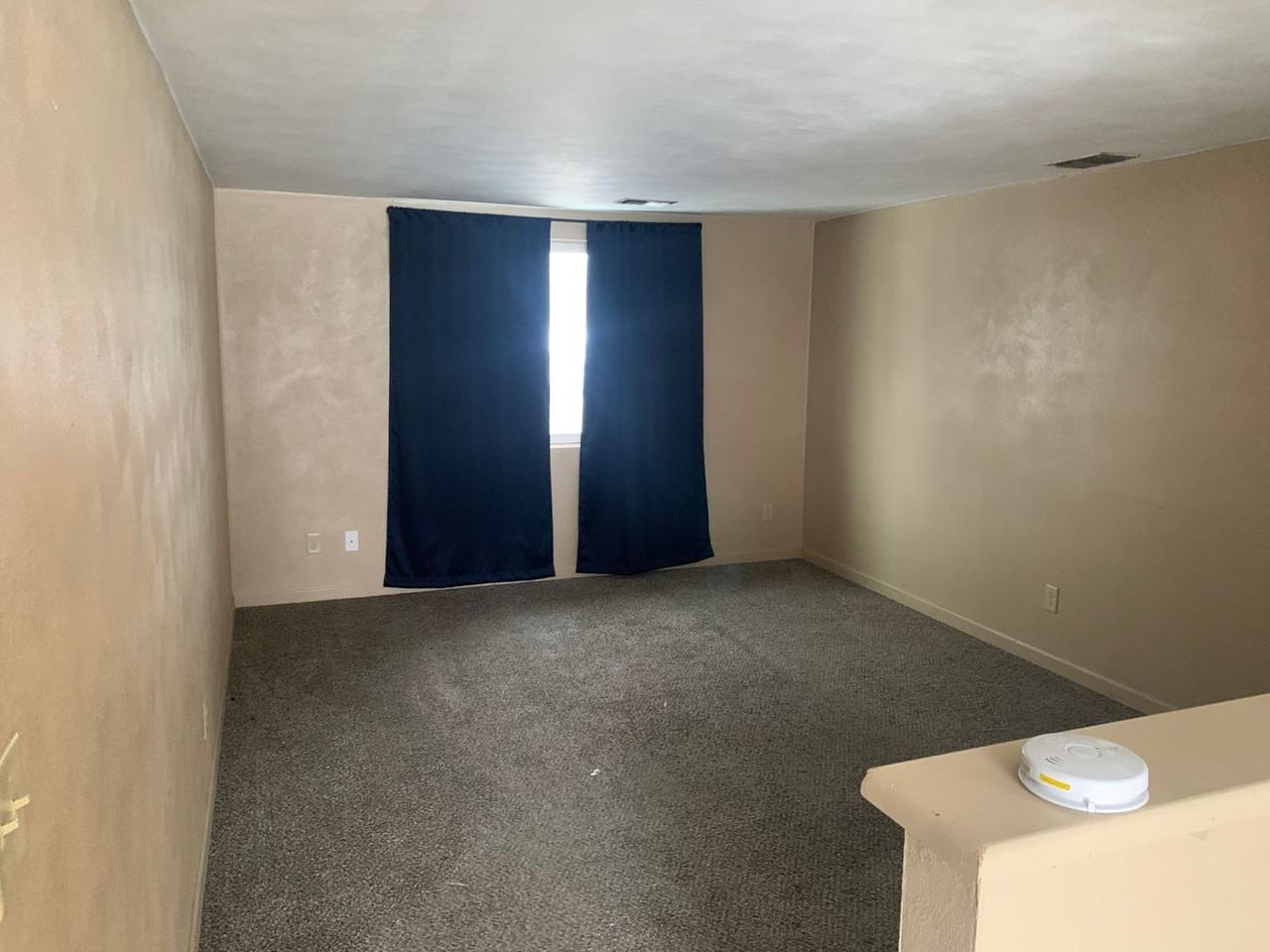 2702 N Pine St - Photo 3 of 8