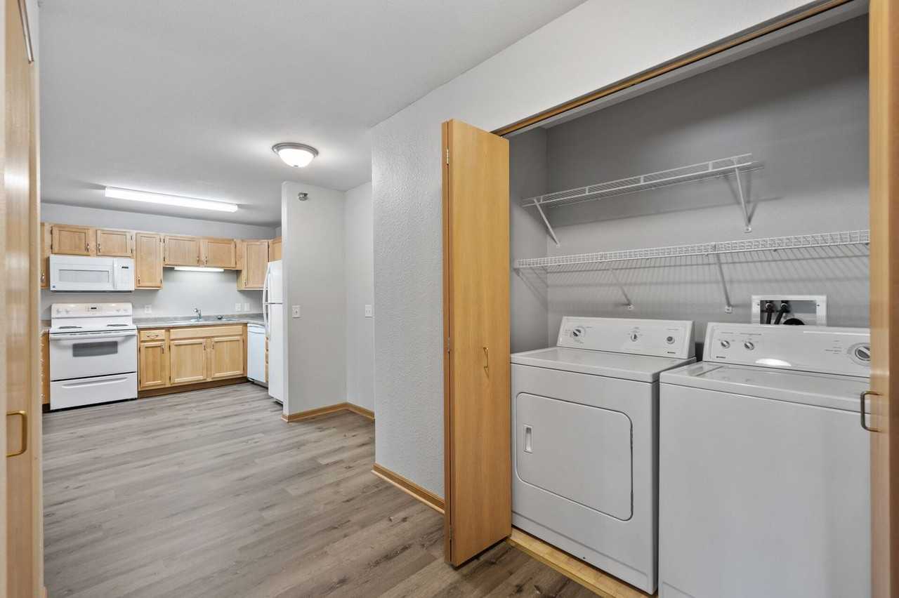 Creekside Commons Apartments - Photo 7 of 41