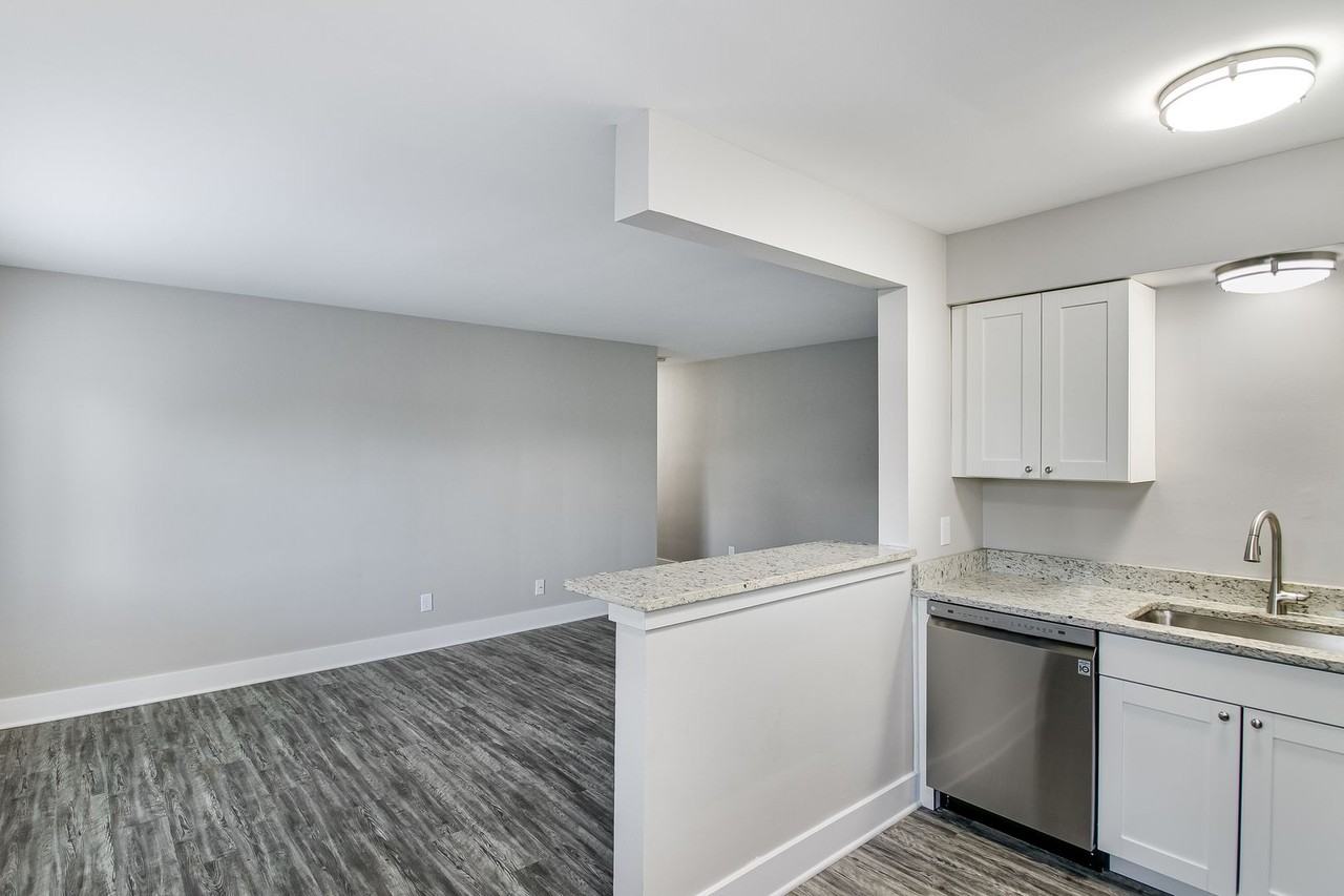 Wilshire Apartments (Wilshire 23 LLC) - Photo 6 of 33