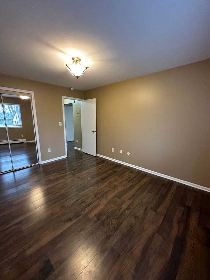 Wemple Apartments (Wemple Apartments Lee LLC) - Photo 4 of 10