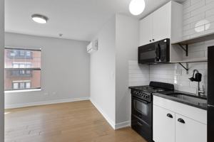 featured image of 6019 N Winthrop Ave