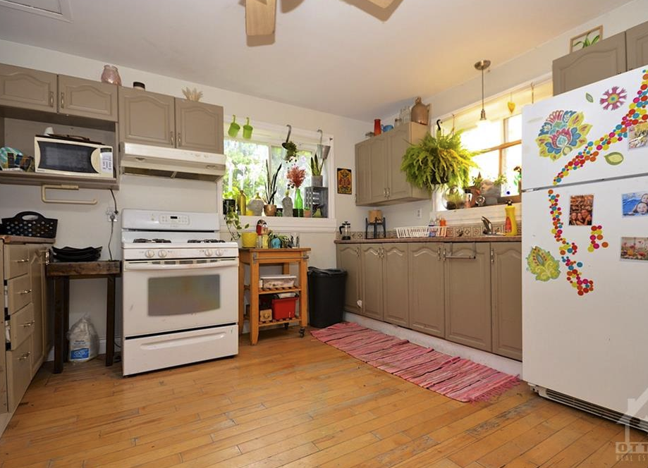 36 Main Street West - 1 - Photo 3 of 14