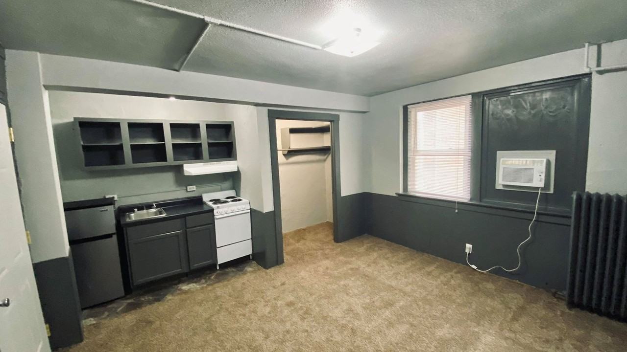 Jones Bedford 2205 Jones - Photo 5 of 10