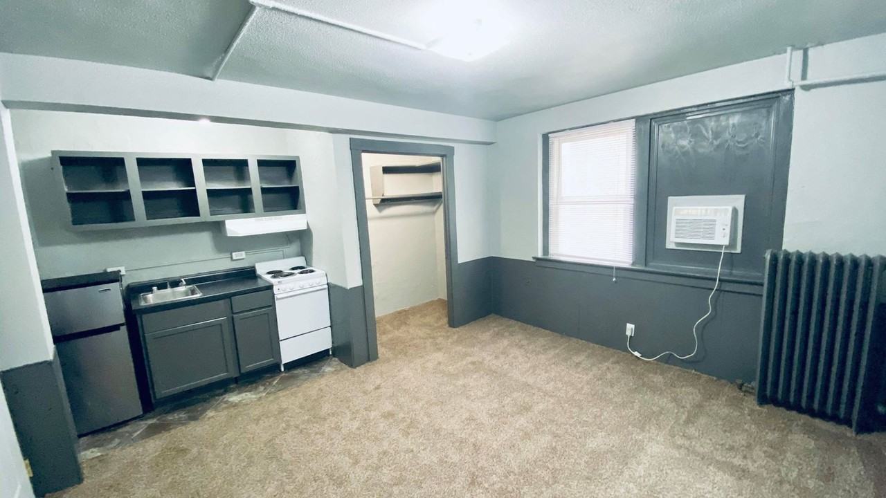 Jones Bedford 2205 Jones - Photo 7 of 10