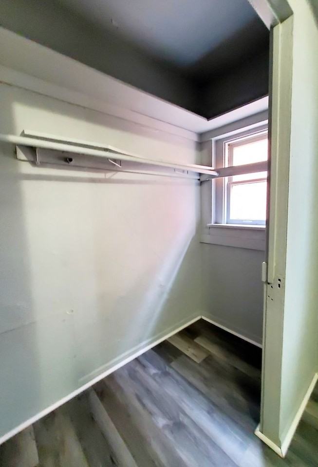 Jones Colfax 2207 Jones - Photo 4 of 12
