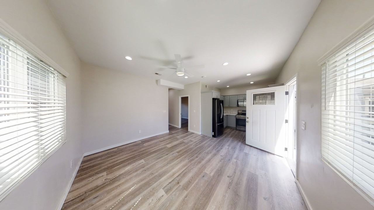5230 E Falls View Dr - Photo 5 of 16