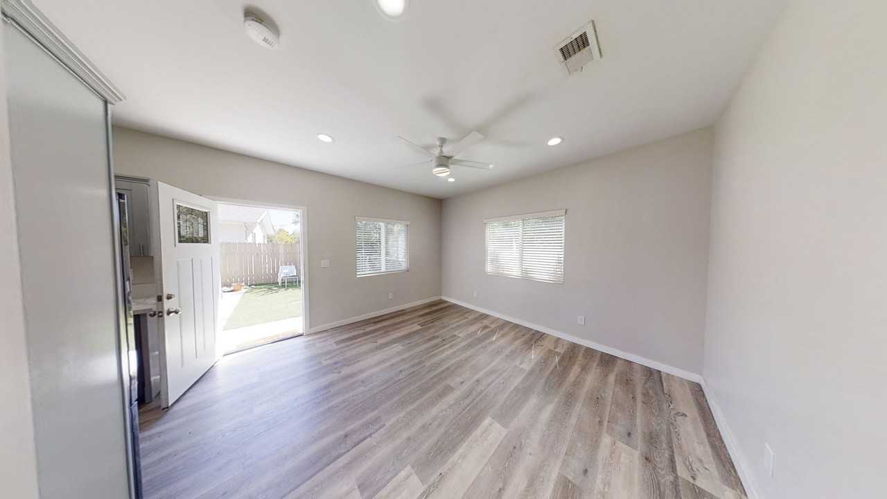 5230 E Falls View Dr - Photo 6 of 16