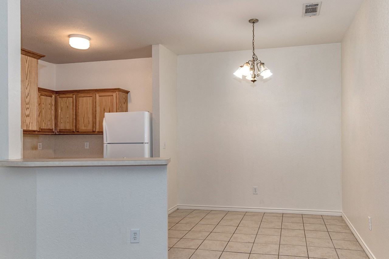 Stonegate Apartments. - Photo 4 of 15