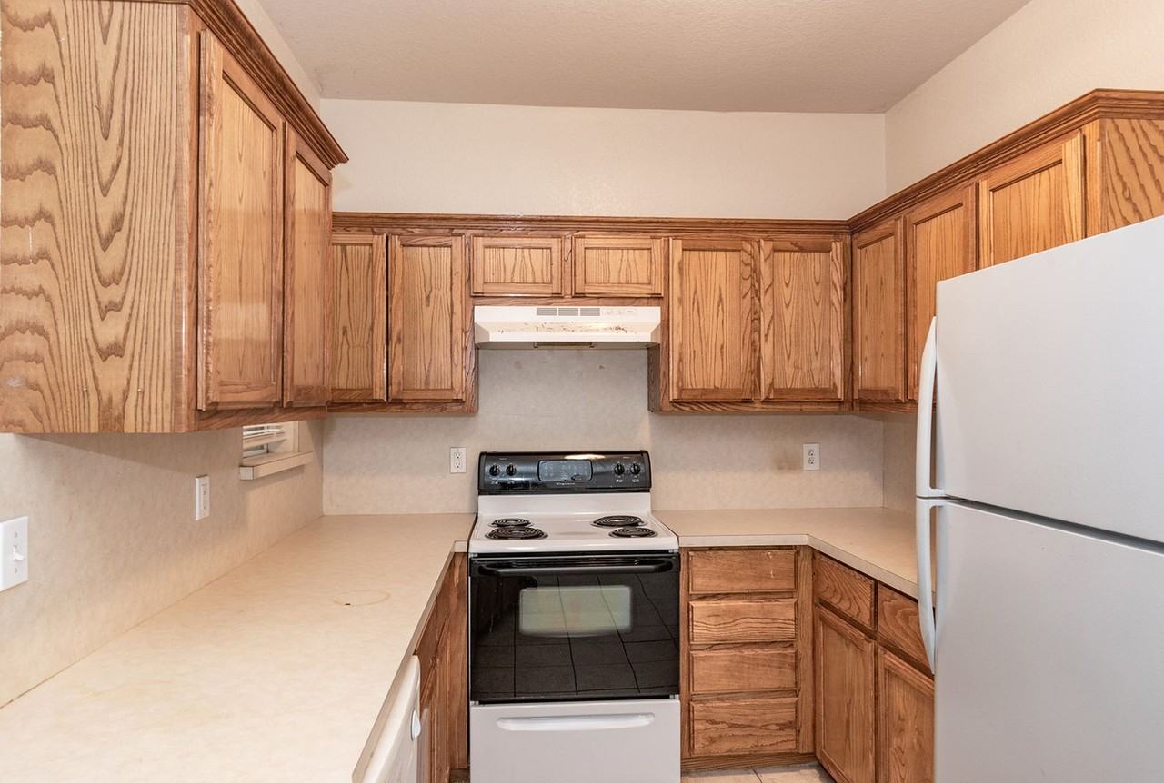 Stonegate Apartments. - Photo 6 of 15