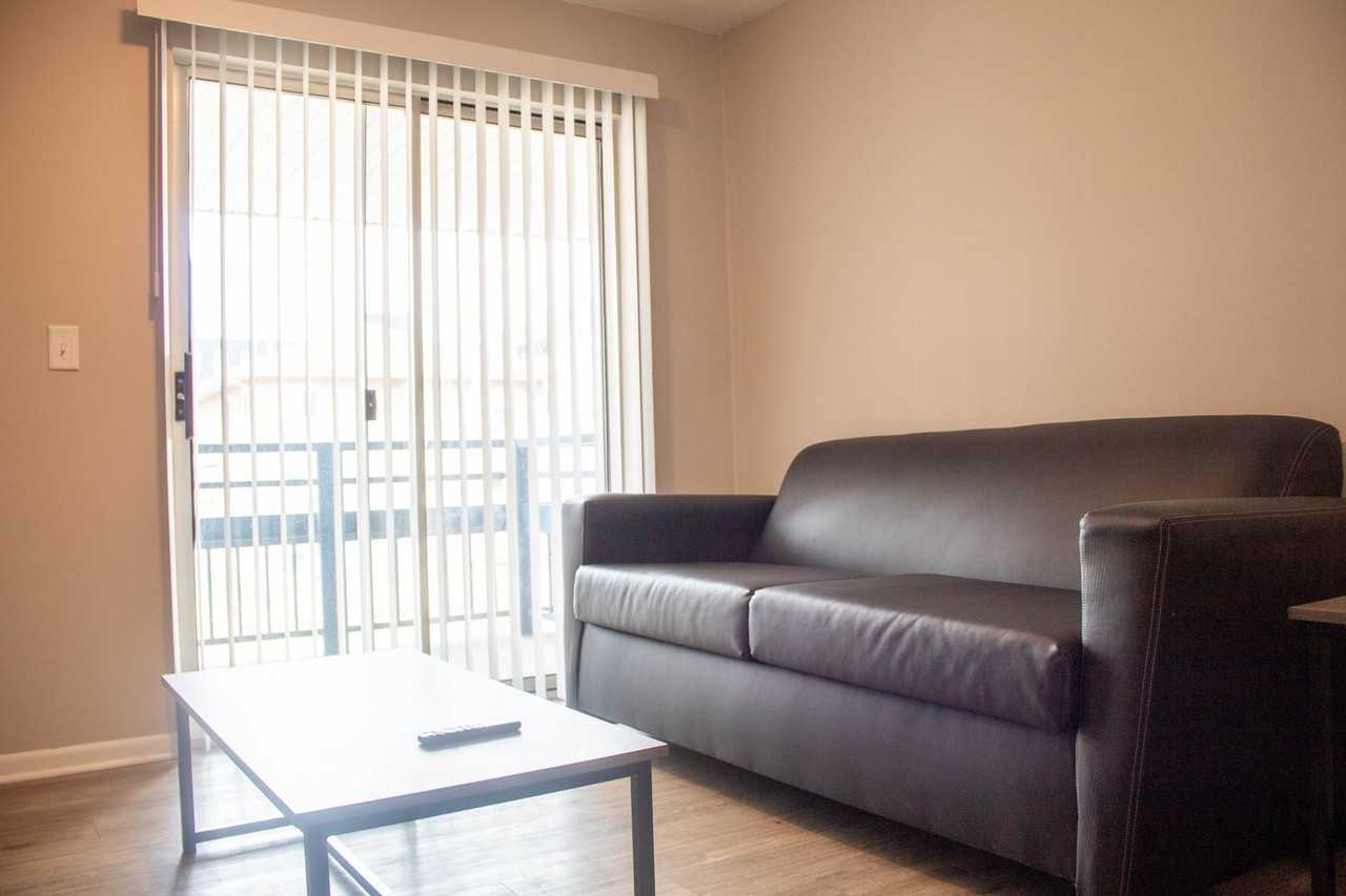 202 E Chalmers - Photo 3 of 50