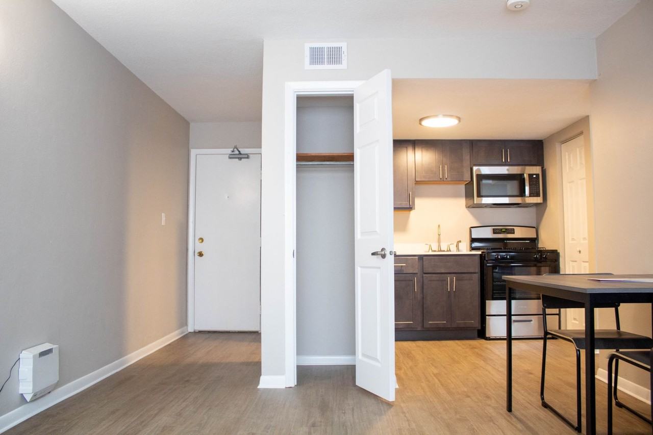 108 E Healey - Photo 6 of 45