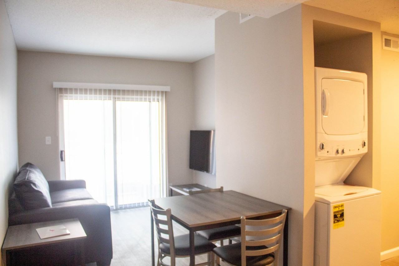 103 E Chalmers - Photo 3 of 50