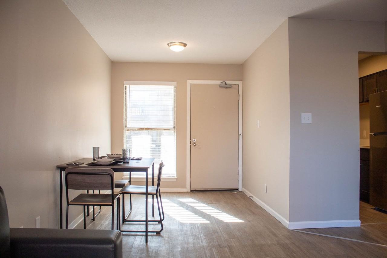 107 E Springfield - Photo 5 of 33