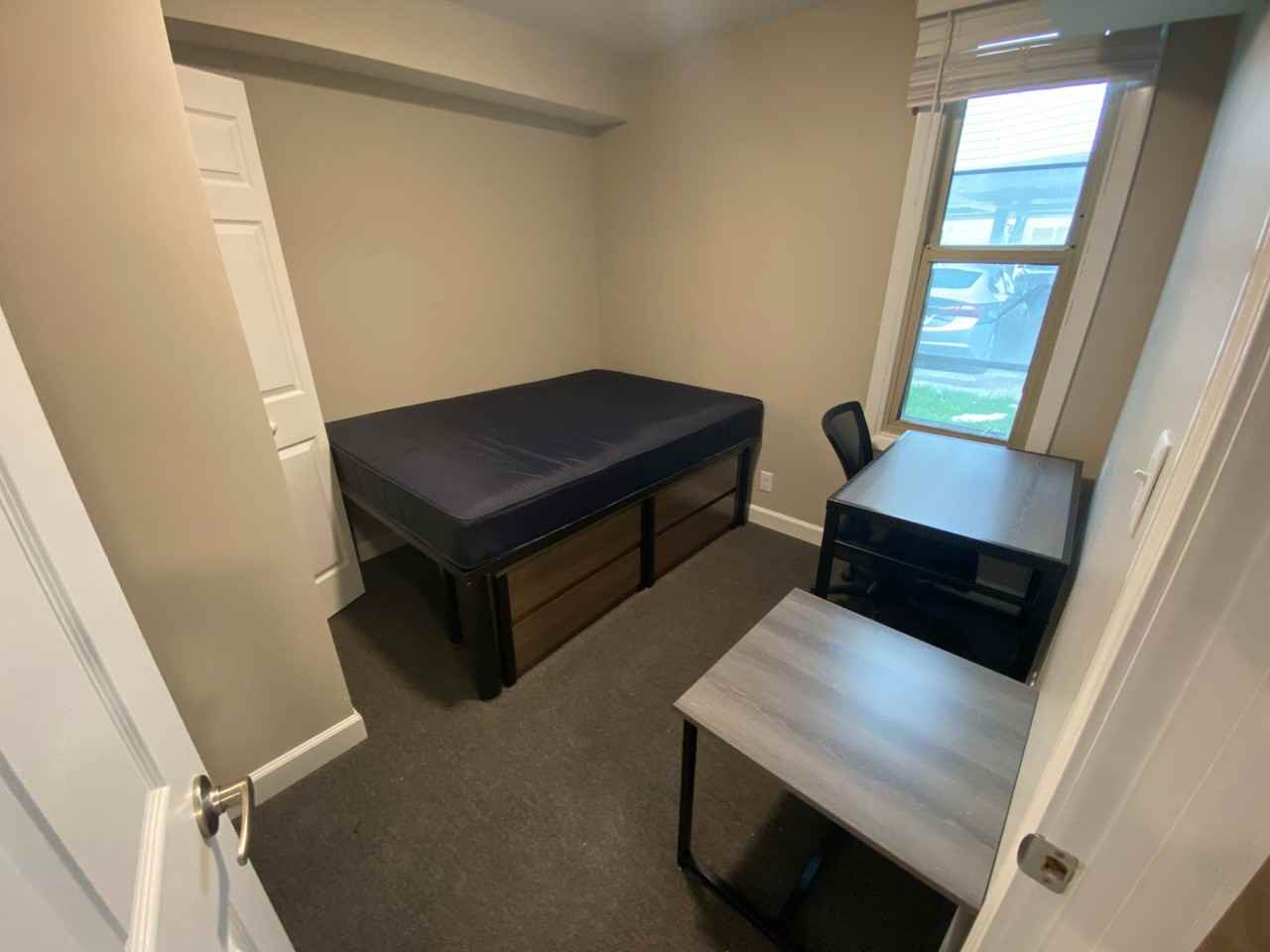 608 E White - Photo 4 of 19