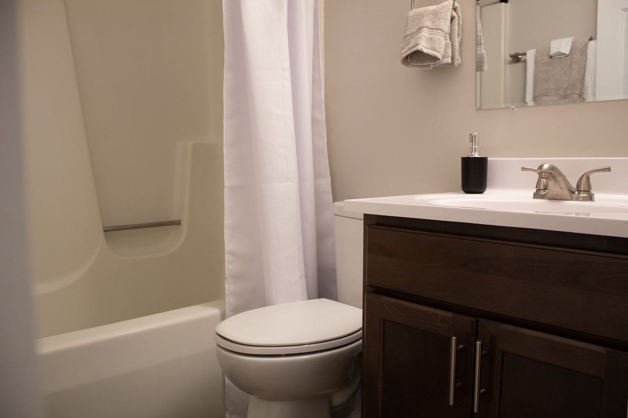 903 S Locust - Photo 5 of 50