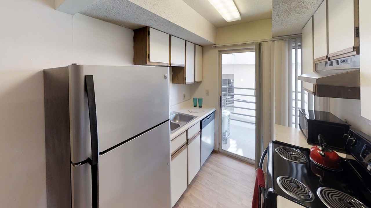 905 W Oregon - Photo 4 of 49
