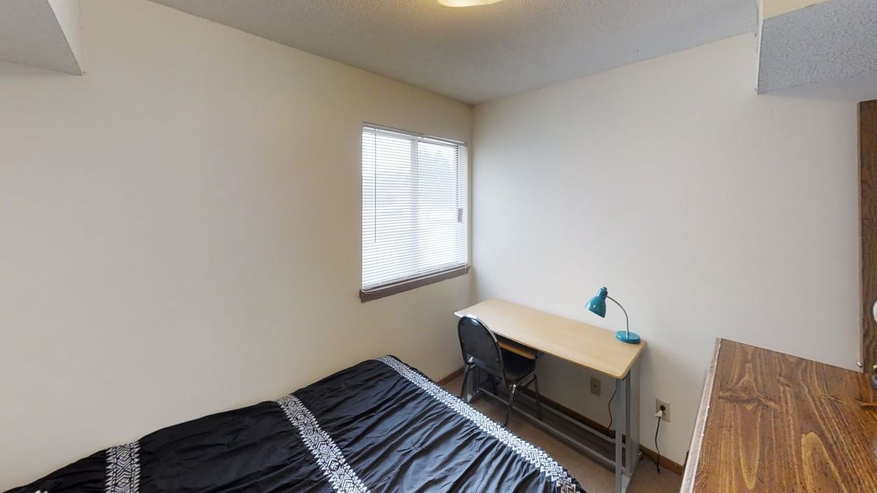 905 W Oregon - Photo 5 of 49