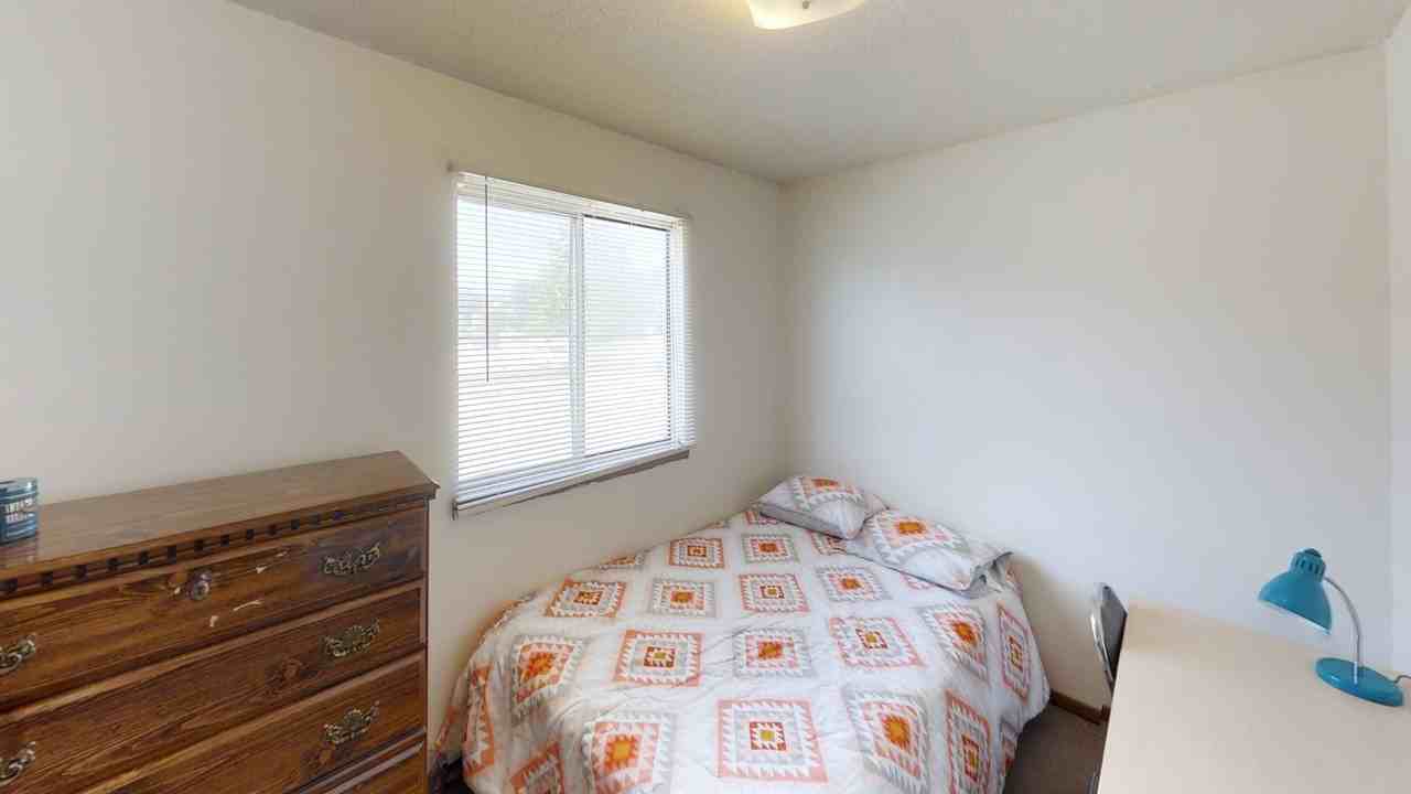 905 W Oregon - Photo 6 of 49