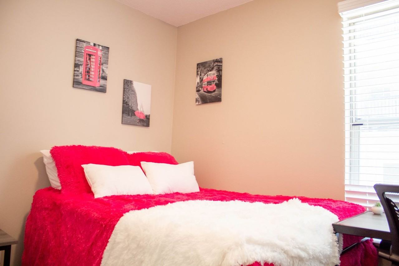 48 E John - Photo 6 of 50