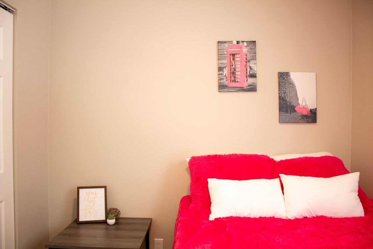 48 E John - Photo 7 of 50