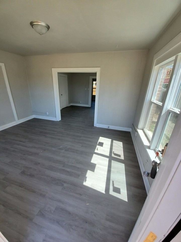 212 W Parsonage - Photo 3 of 10