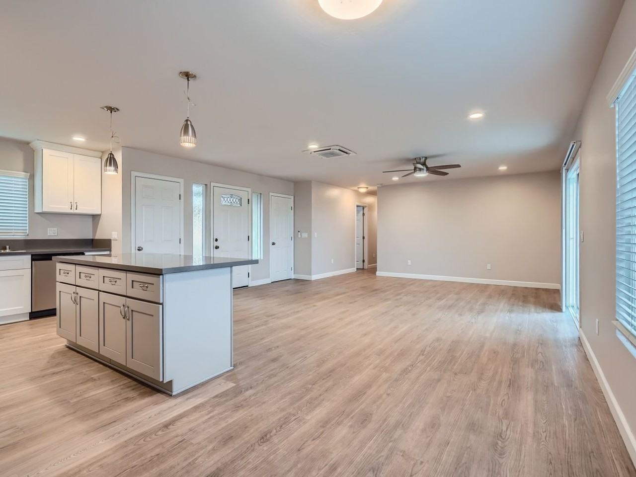 5370 W Falls View Dr - Photo 4 of 11