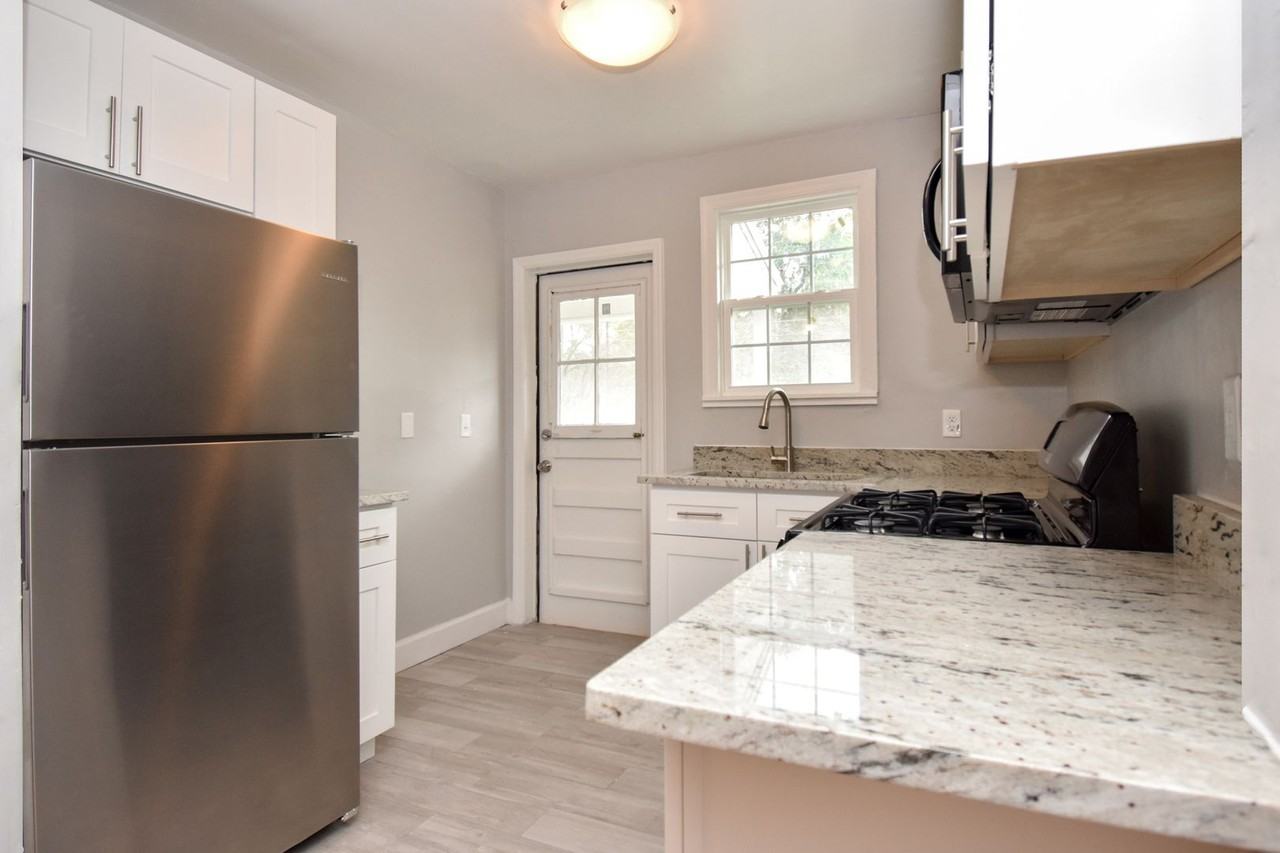 Third Avenue Apartments - Photo 5 of 48