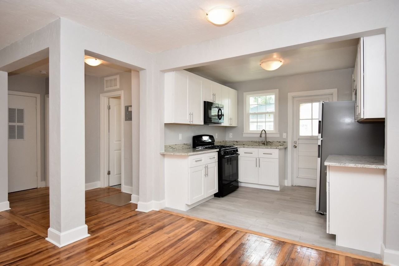 Third Avenue Apartments - Photo 5 of 38