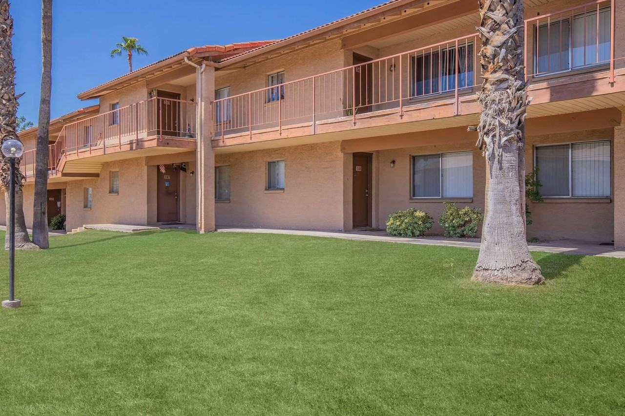 Whispering Willows Apartments - Photo 5 of 10