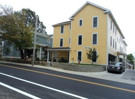 District - 267 W. 11th Street - Photo 4 of 29