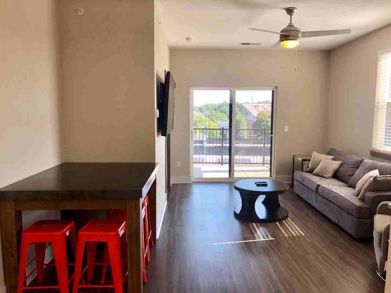 Live Steps From Campus at Plaza One89! - Photo 5 of 46