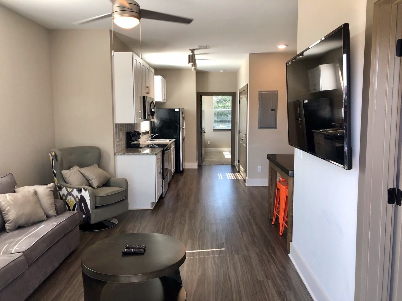 Live Steps From Campus at Plaza One89! - Photo 7 of 46