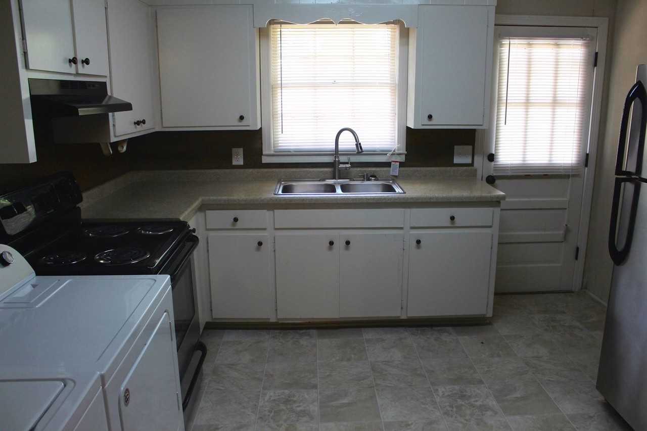 218 Cochran Rd - Photo 6 of 16