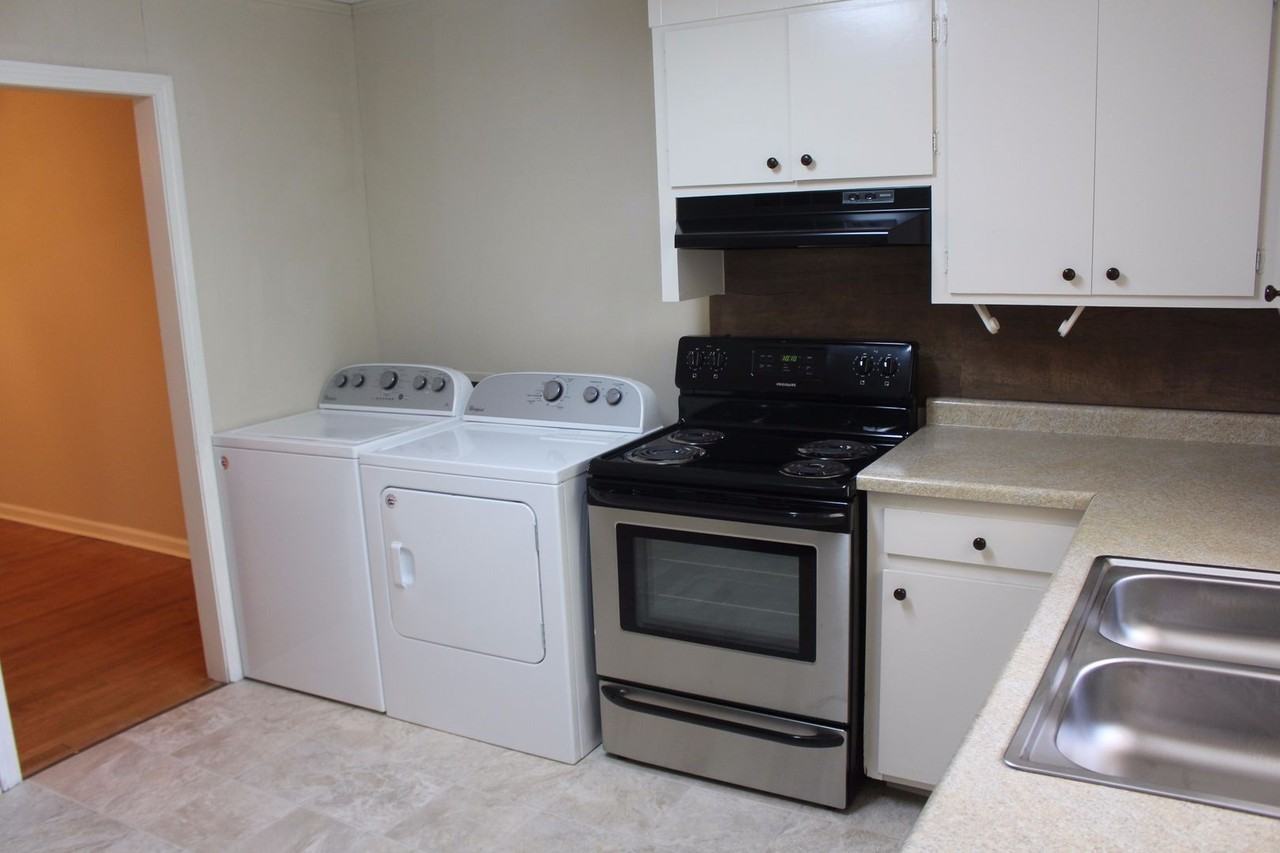 218 Cochran Rd - Photo 7 of 16