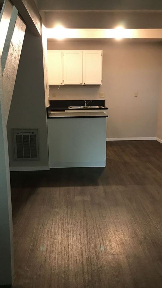 97401 15th & Olive Apartments - Photo 5 of 23