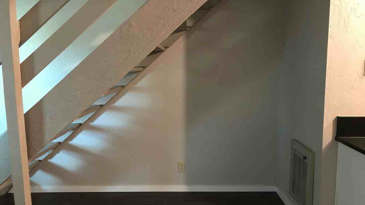 97401 15th & Olive Apartments - Photo 6 of 23