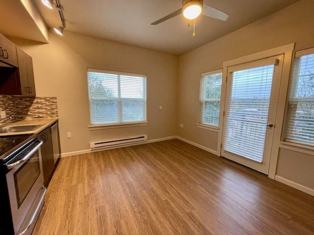 Sellwood Apartments - Photo 3 of 27