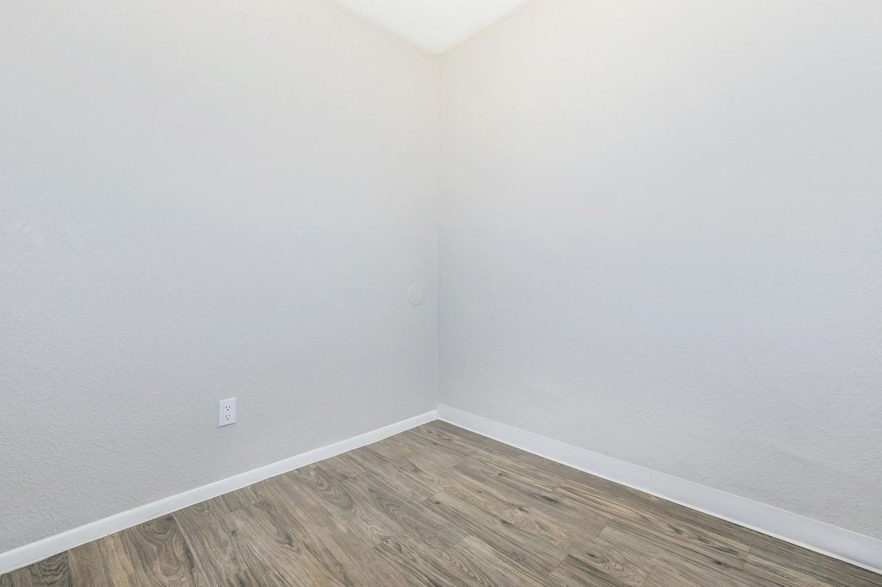 Aspen Leaf - Photo 4 of 13