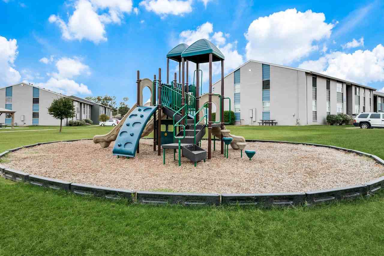 Sky Landing Apartments - Photo 4 of 50