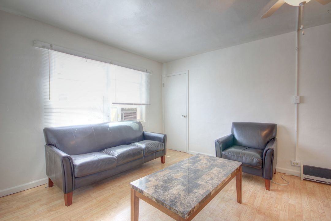 101BUS - Photo 3 of 8