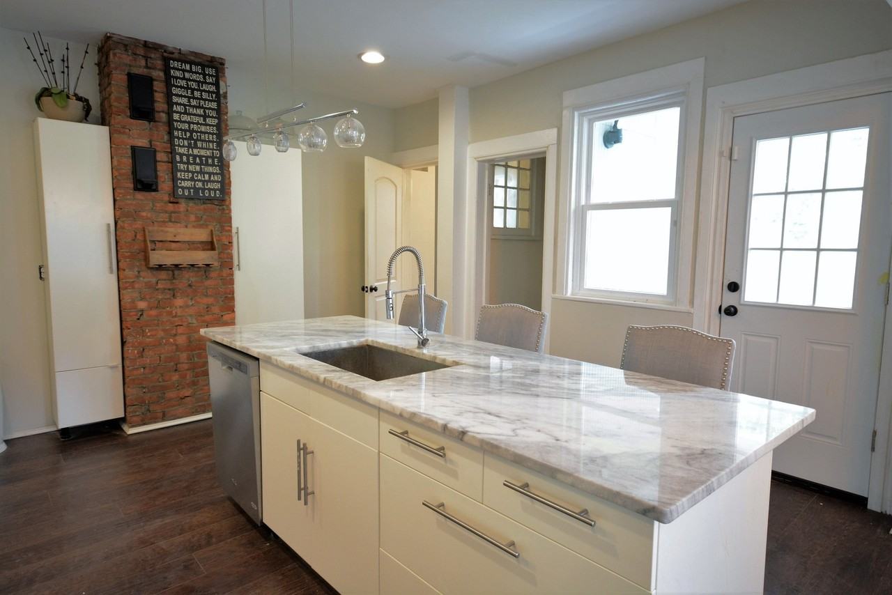 108 Ferris Place - Photo 2 of 37