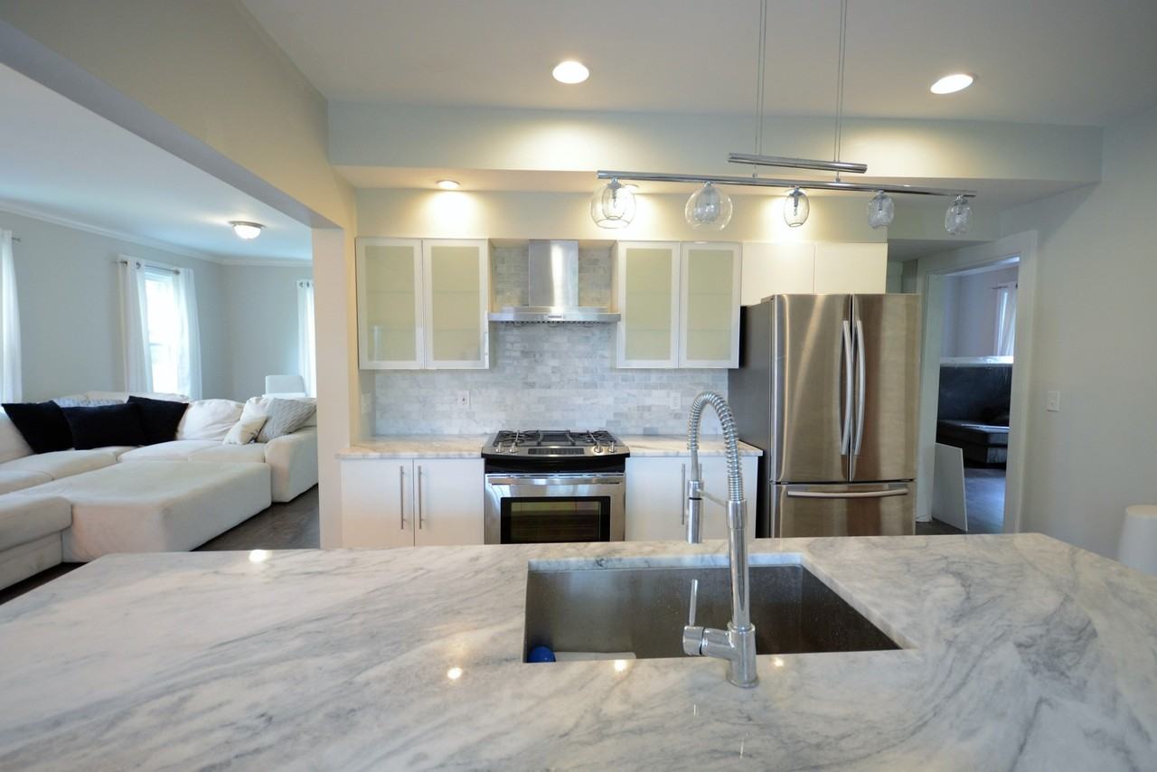 108 Ferris Place - Photo 3 of 37