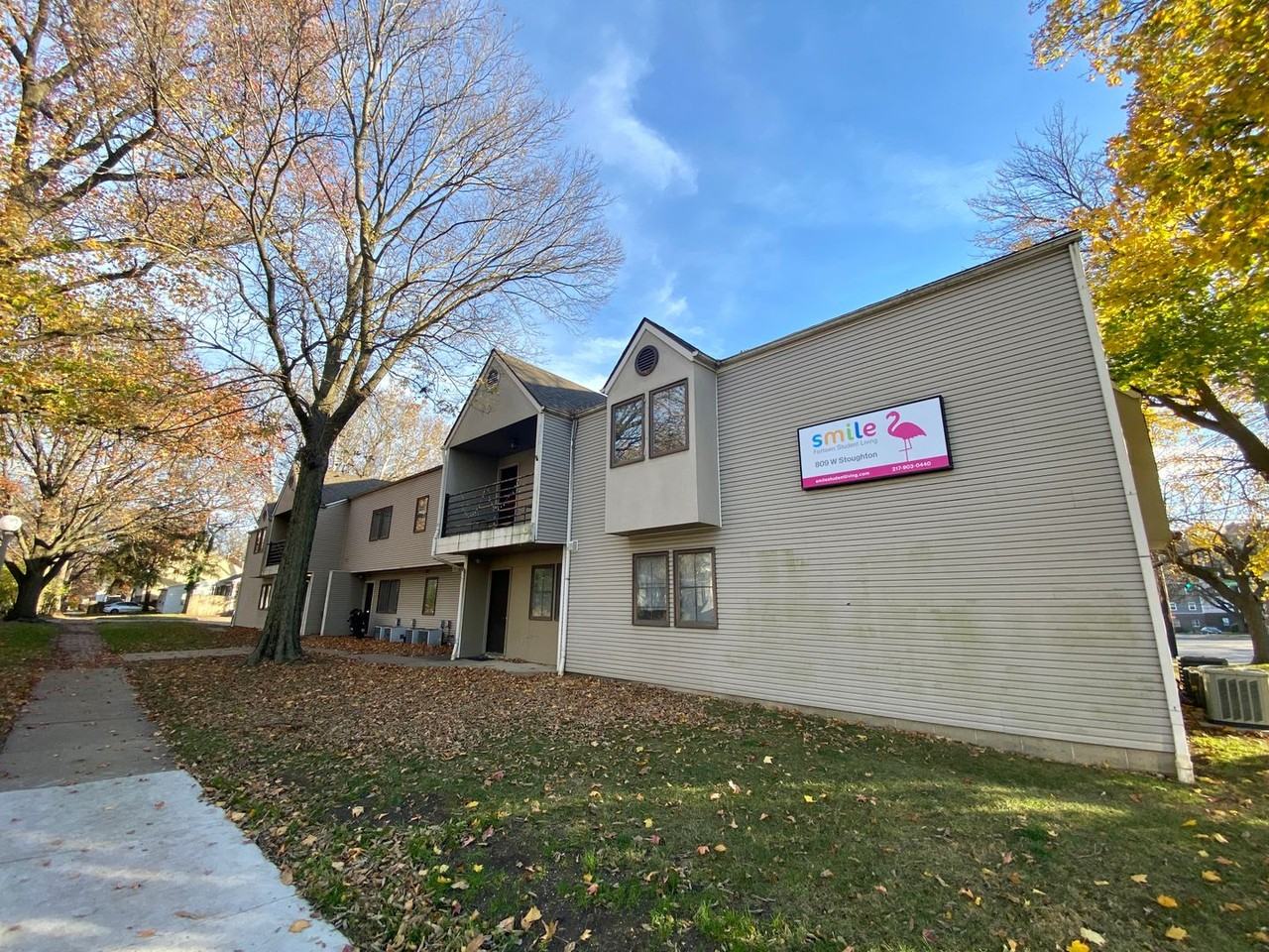 809 W Stoughton - Photo 4 of 50