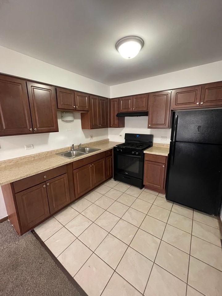 1020 E 150th Place - Photo 3 of 13