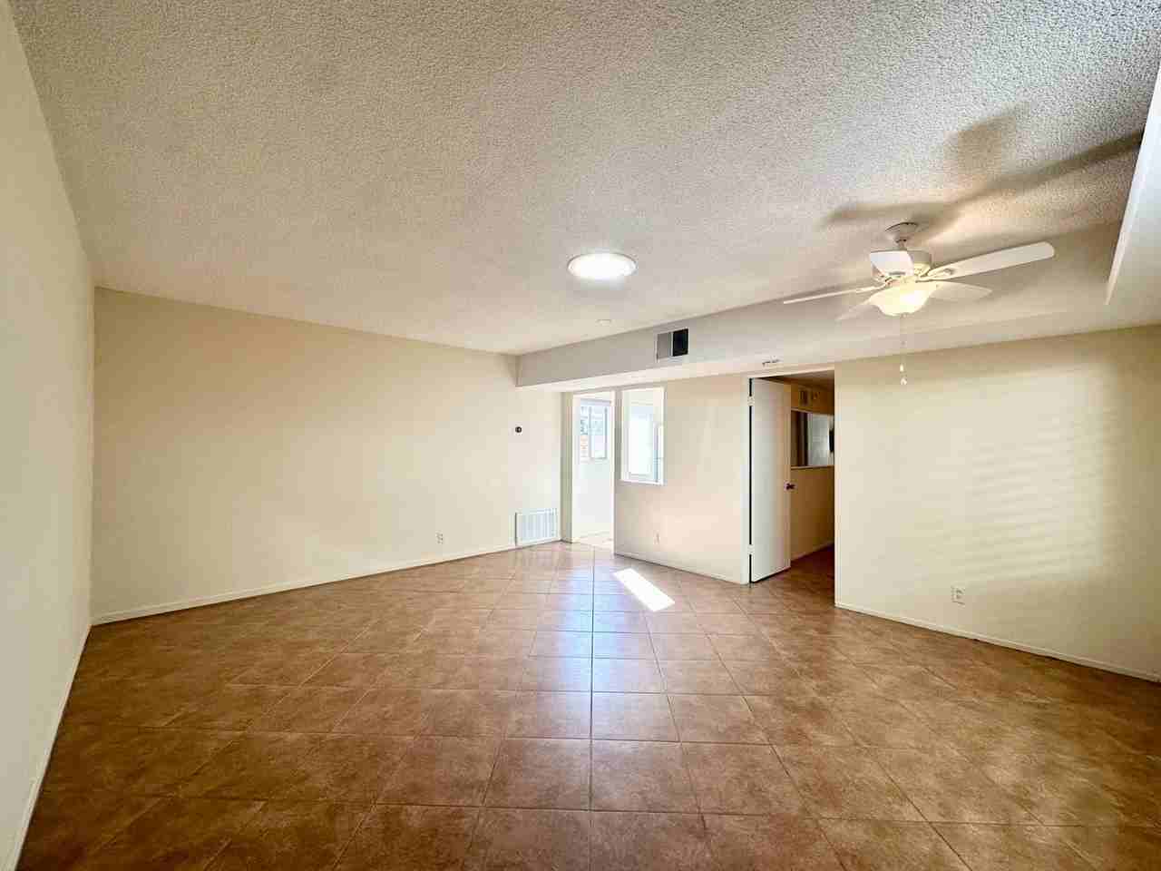 PS T 290 S - Photo 3 of 15