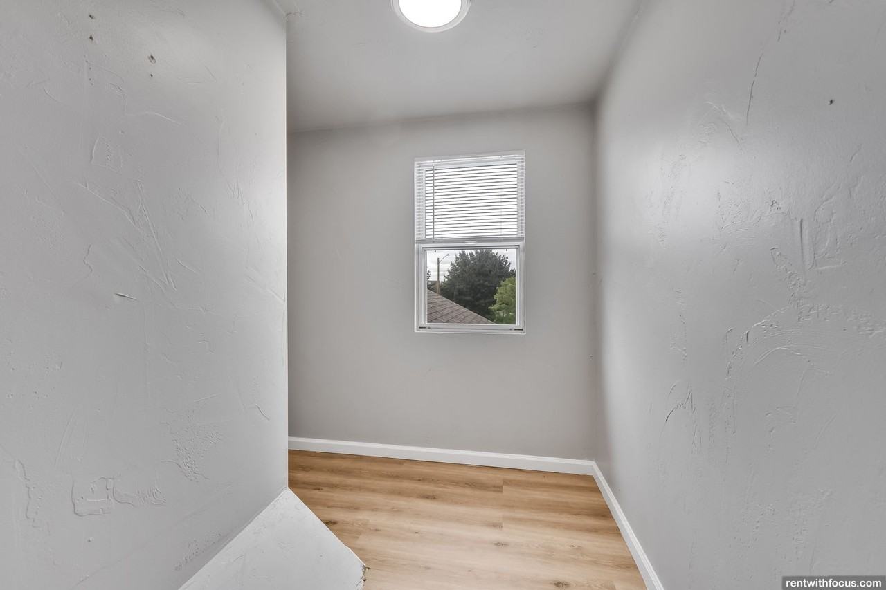 3835 East River Dr. - Photo 7 of 50