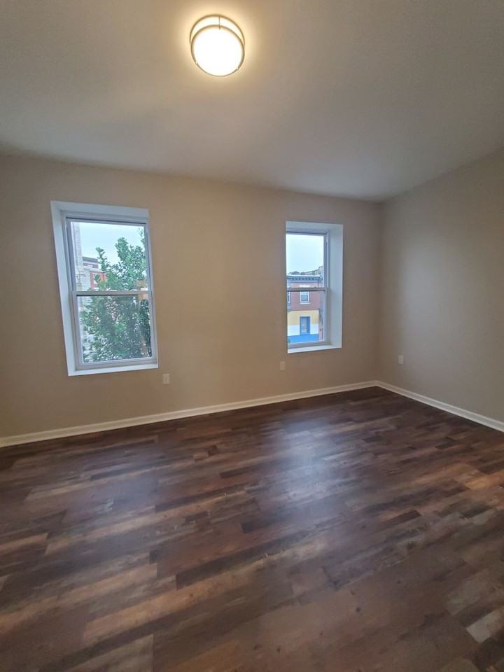 1466 N 52nd St (LO) - Photo 2 of 6