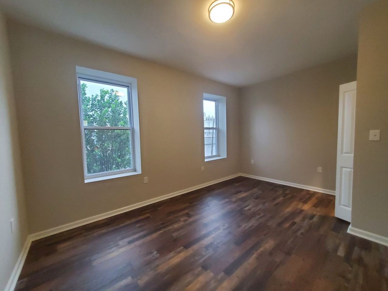 1466 N 52nd St (LO) - Photo 3 of 6