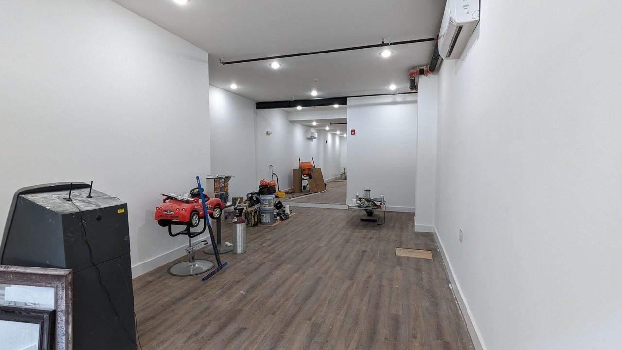 2006 N Front St - Photo 5 of 11